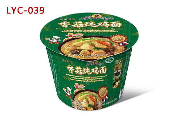 Stewed Chicken Noodles with Mushrooms